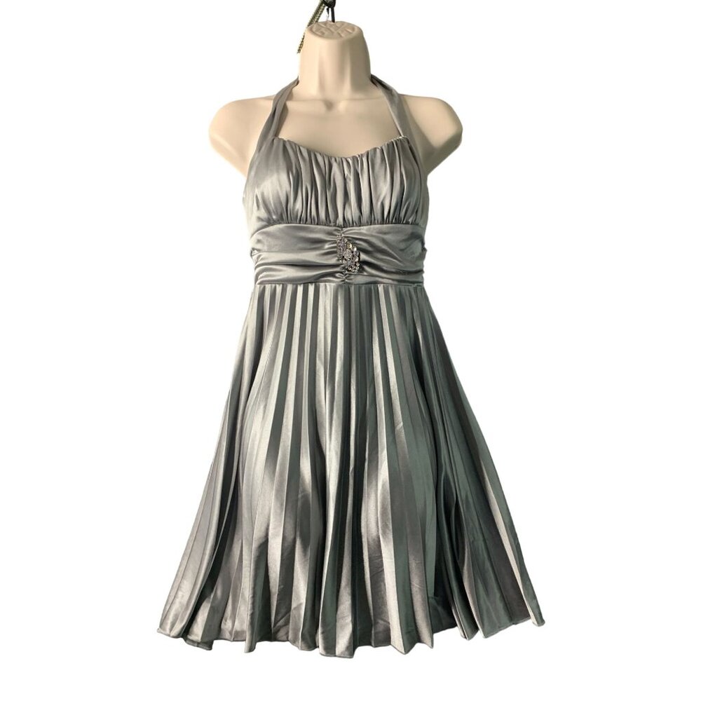 Speechless Womens Size Medium Gray Halter Dress Knee Length Pleated Dance Formal